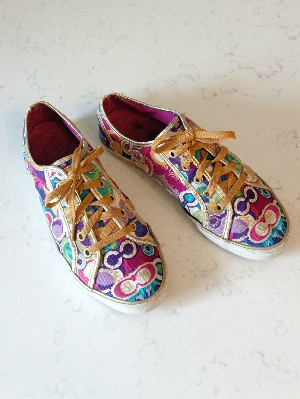 COACH Low-top Canvas Sneakers Dee Pop C Logo Pattern, Metallic Gold Trim Shoes 9